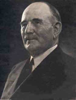 Charles Nash250.jpg - 12889 Bytes